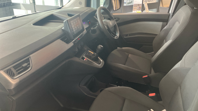 Renault Kangoo L1 Petrol ML19 TCe 130 Advance [Safety] Van - Image 13